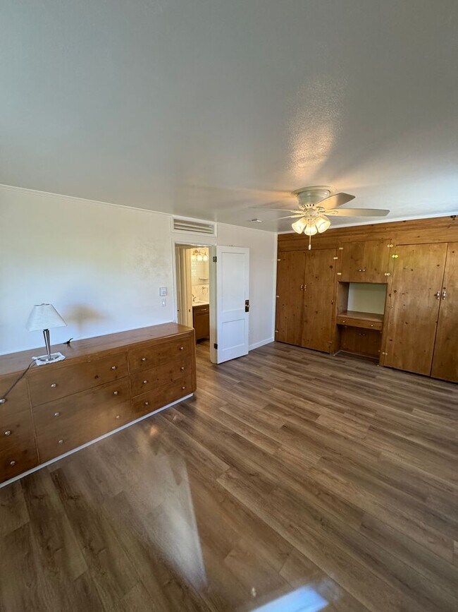 Building Photo - Charming Updated 2 Bedroom Home with Huge Backyard, A/C & Owner-Paid Landscaping