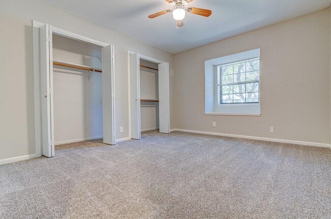 Building Photo - 804 Cielo Dr