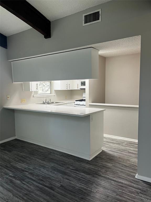 Building Photo - 1120 Hollow Creek Dr