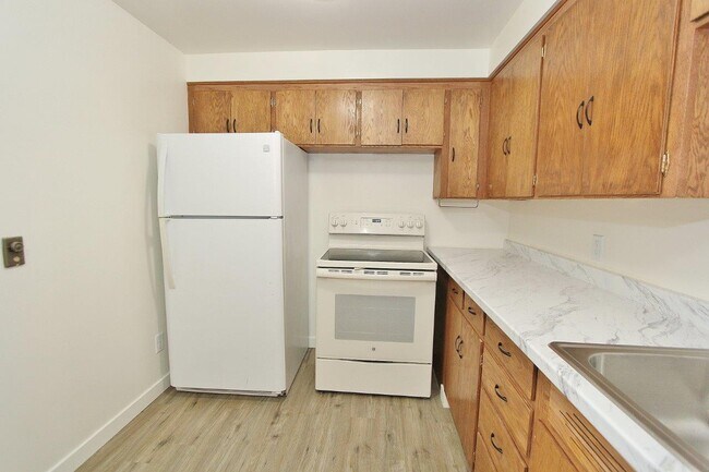 Building Photo - 1407 Ellis Ave