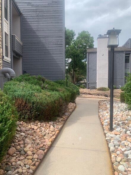 Building Photo - 9757 E Peakview Ave