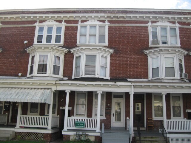 Primary Photo - 920 W King St