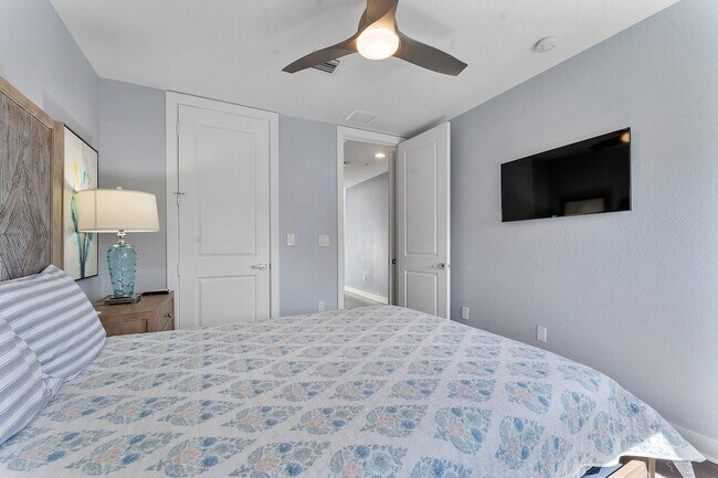Building Photo - 57 Isle of Venice Dr