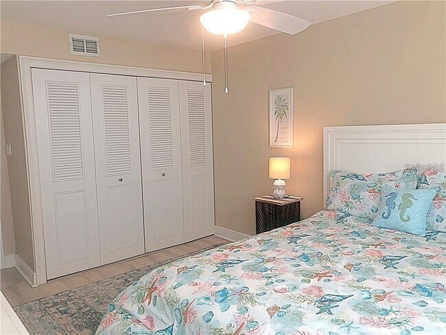 Building Photo - 400 Island Way