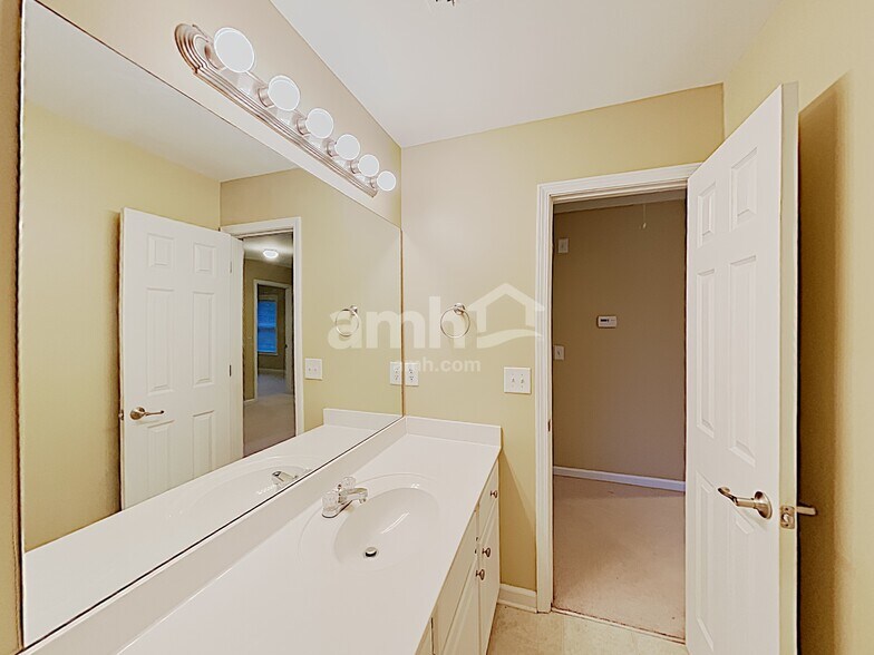 Building Photo - 492 Winter Haven Ln