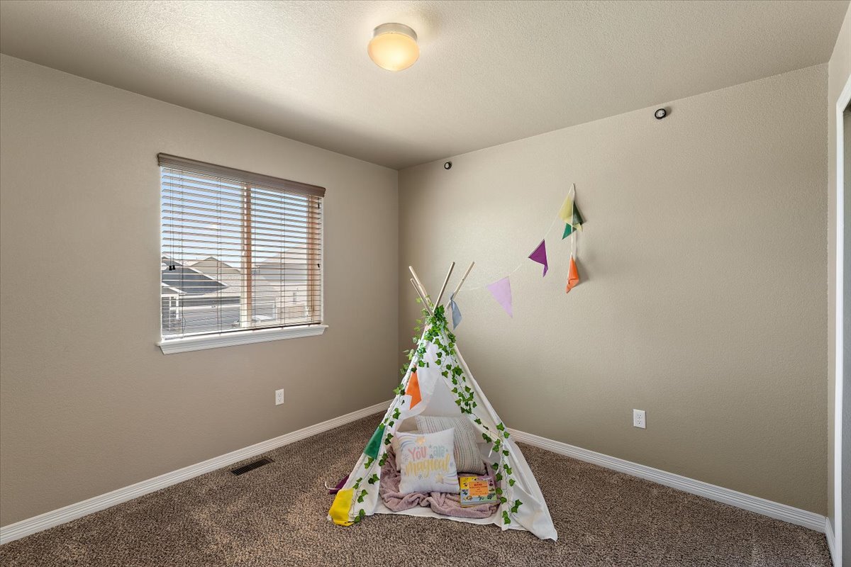 Building Photo - 6137 Popper Dr