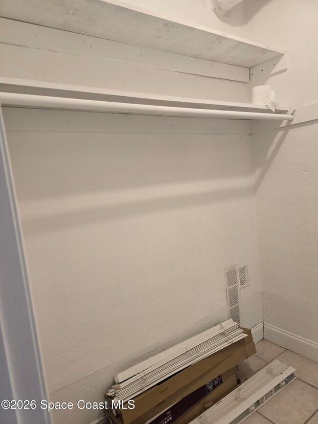 Building Photo - 910 S Orlando Ave