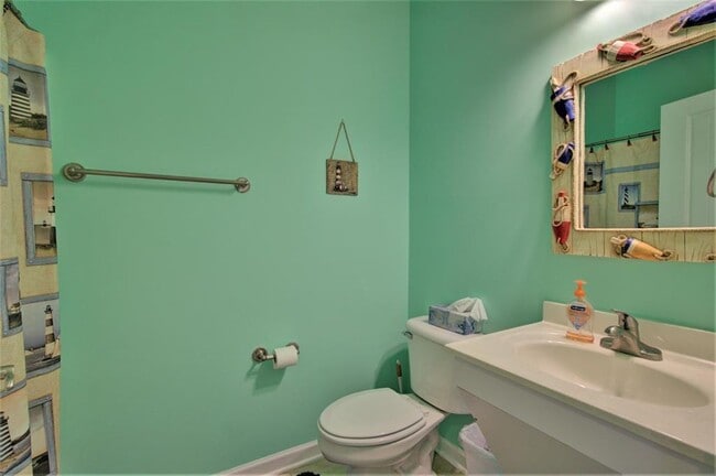 Building Photo - 5BR, 4BA Townhome - Pet Friendly with Beach Views *SEASONAL RENTAL*