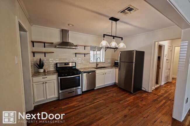 Building Photo - Classic home in the heart of Terrell Heights