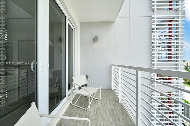 Building Photo - 1900 SE 2nd St