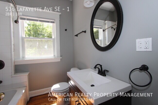 Building Photo - 536 Lafayette Ave SE