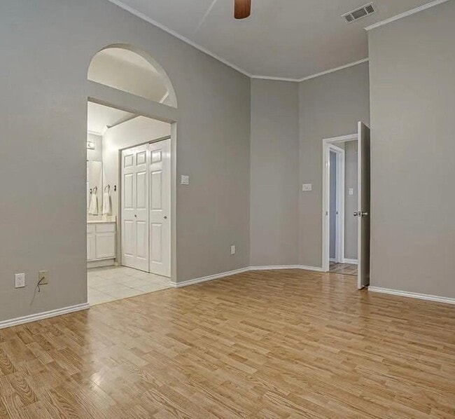 Building Photo - 2800 Rice Dr