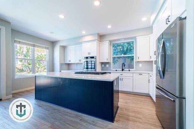 Building Photo - 15804 Caminito Cantaras