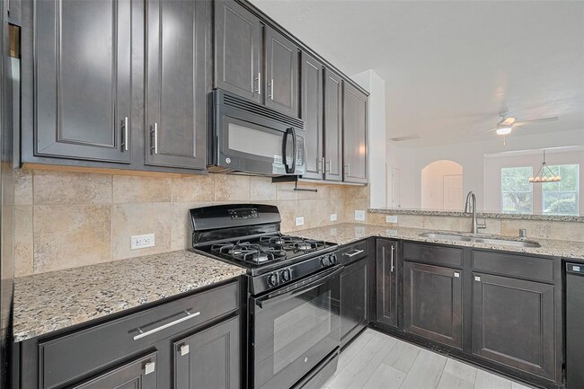 Building Photo - 23611 Plantation Pines Ln