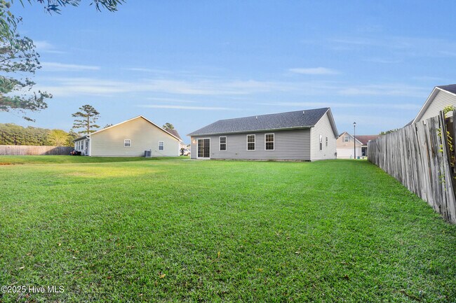 Building Photo - 152 Crooked Run Dr