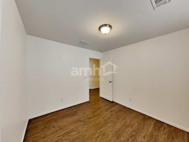 Building Photo - 10630 W Windsor Ave