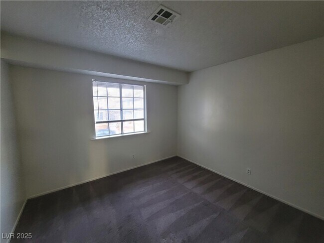 Building Photo - 108 Boysenberry Ln