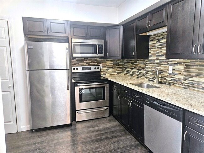 Primary Photo - 26 Beacon St