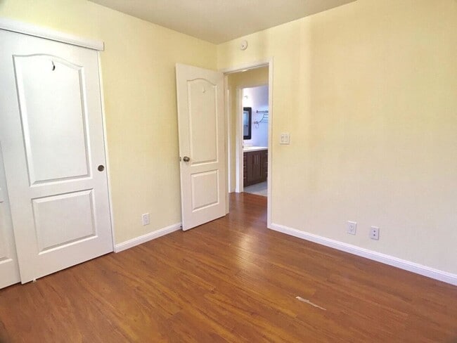 Building Photo - 2803 Dowe Ave