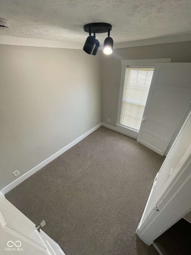 Building Photo - 324 N Linwood Ave