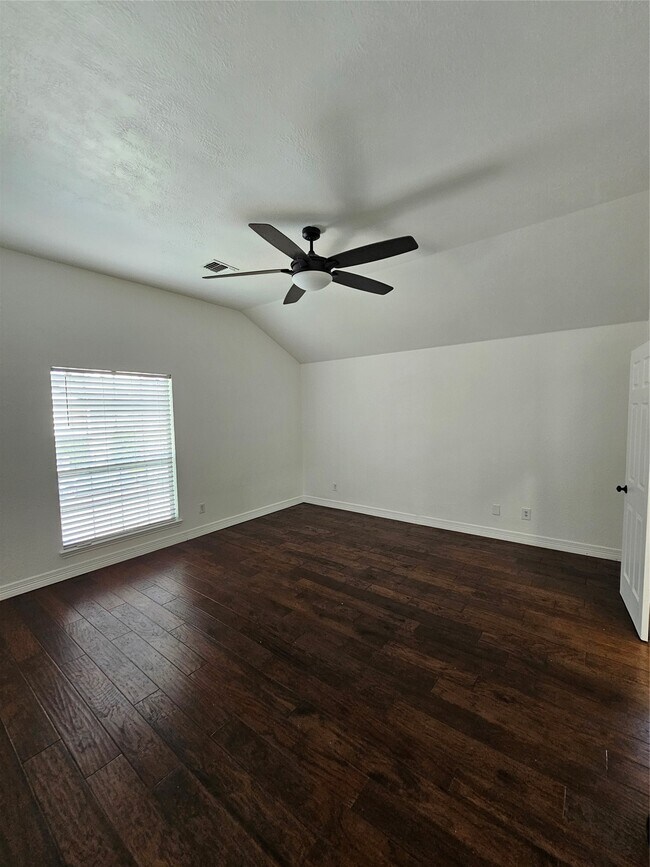 Building Photo - 9207 Dairy View Ln