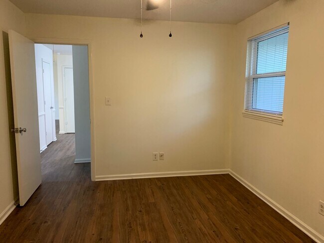 Building Photo - 3 bedroom & office -2 baths -2 car carport - washer/dryer hook ups - Den and formal living room- ...