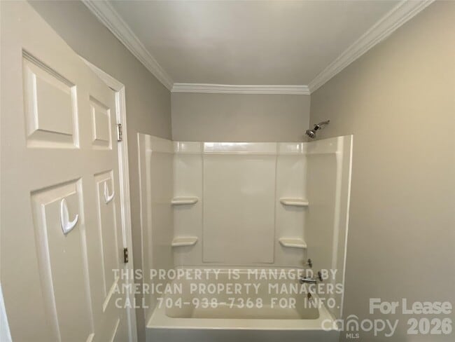 Building Photo - 303 Southern St