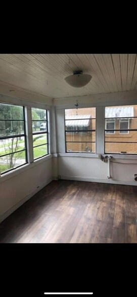 Building Photo - 519 W 25th St