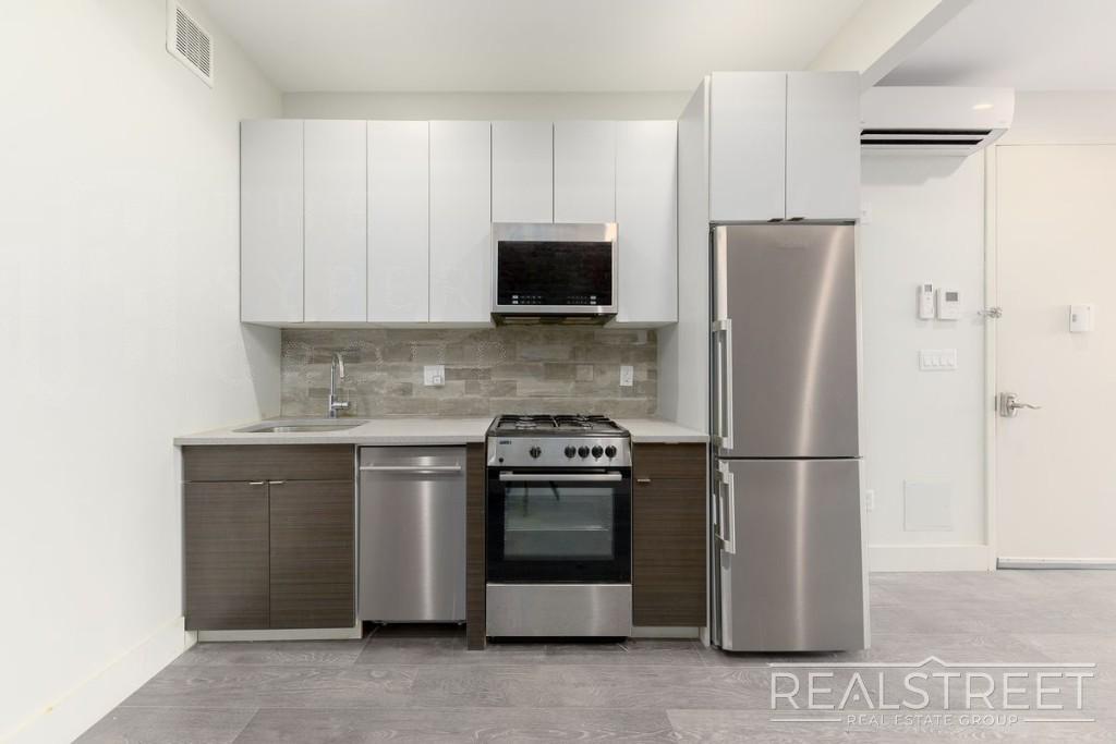 Building Photo - NEW 1 BED in Cobble Hill with Amenities!