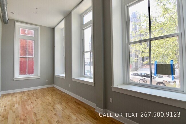 Building Photo - 1523 W Girard Ave