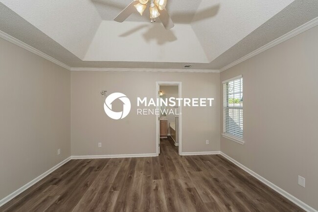Building Photo - 4928 Madison Cir