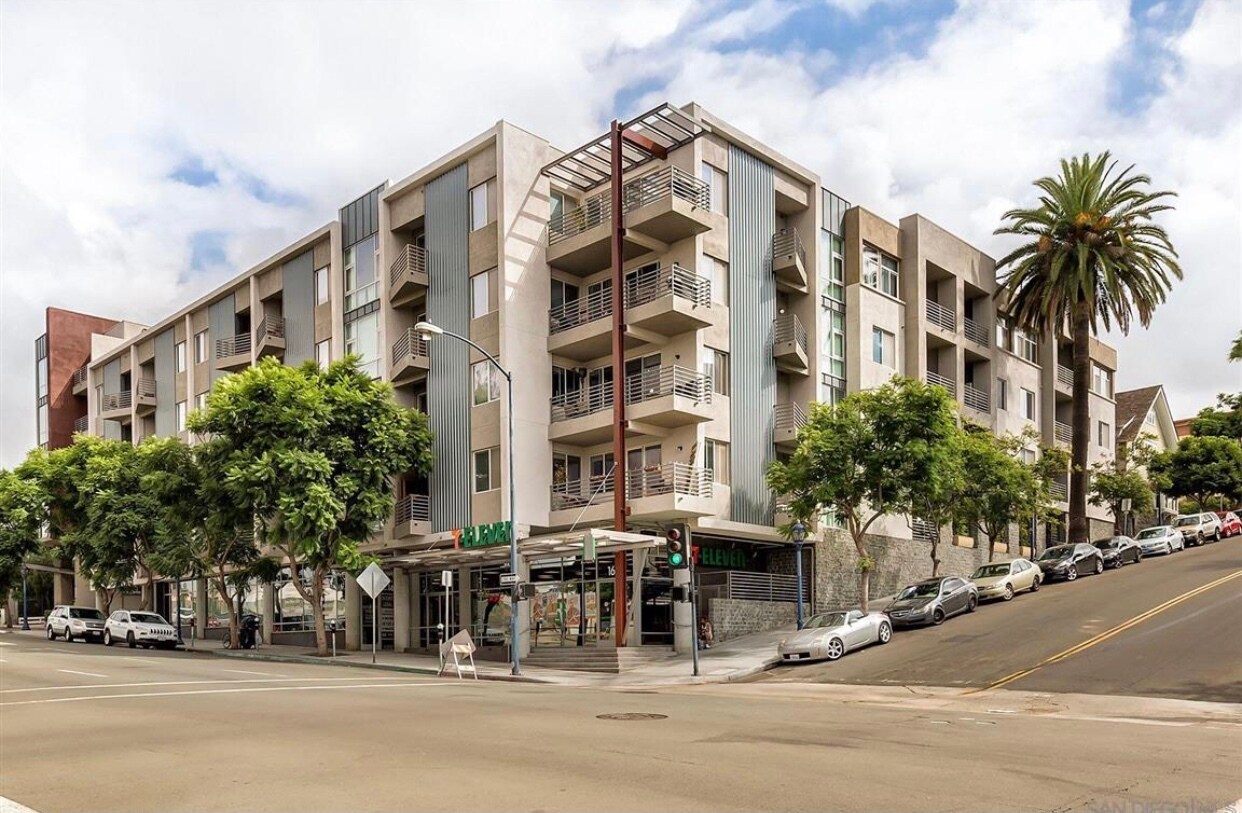 Building Photo - 1642 7th Ave