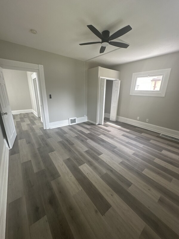 Building Photo - 3155 W 84th St