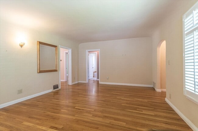Building Photo - Charming Home in San Jose!