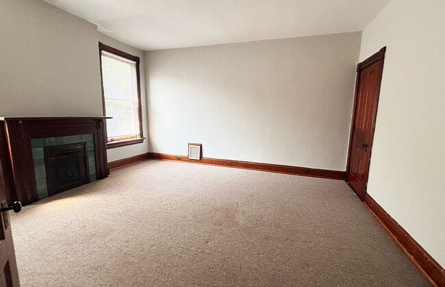 Building Photo - 511 Lowell Ave