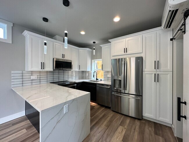 Building Photo - 5509 Brooklyn Ave NE