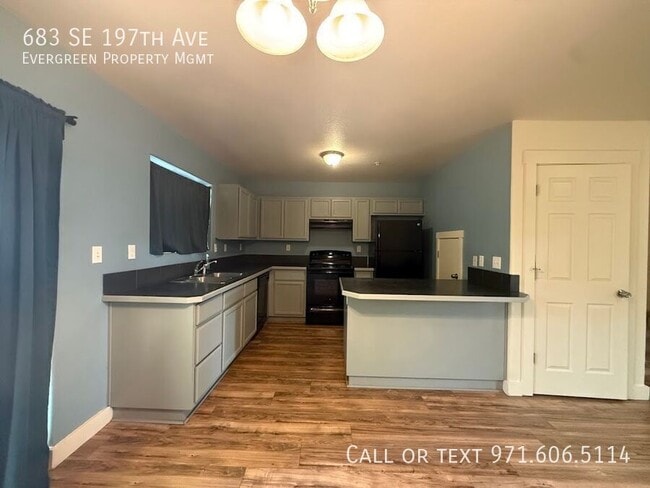 Building Photo - 683 SE 197th Ave