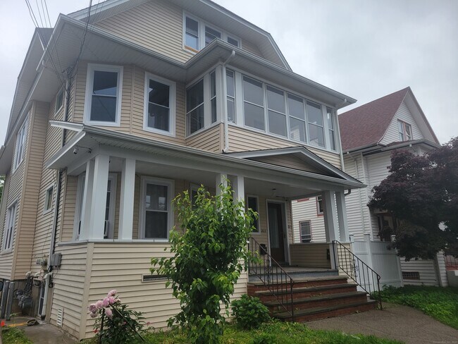 Building Photo - 201 Bronx Ave