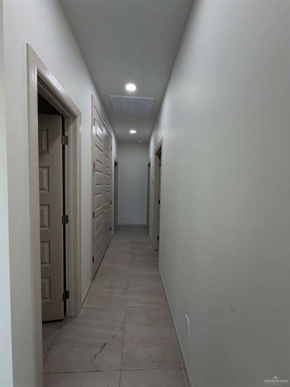 Building Photo - 13 Dragonfly St