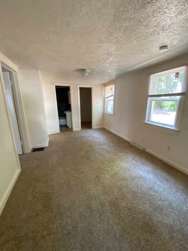 Building Photo - 655 Faulkner Ave