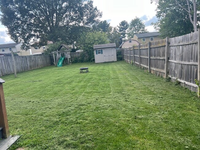 Building Photo - 525 Meade Ave