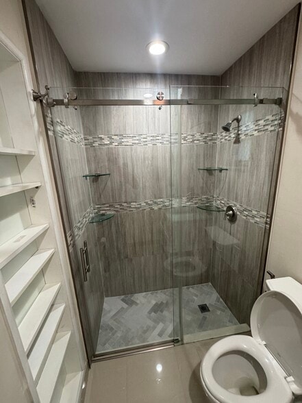 Master Bathroom - 4308 Harrison St