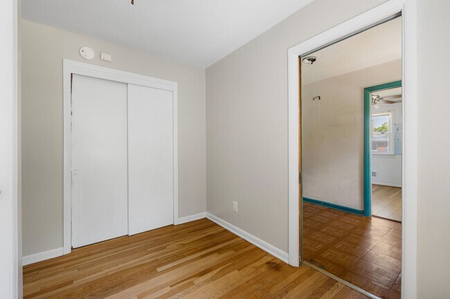 Building Photo - Beautiful 2 Bedroom Corner Lot Property Near Forest Hill Ave ***Available May 2026***