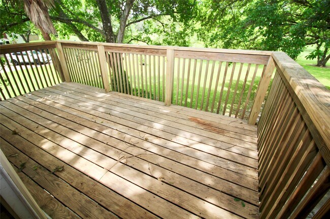 Building Photo - 612 E Castle Harbour Dr