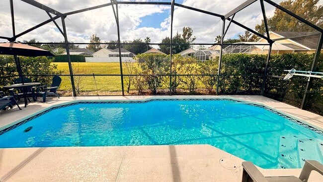 Building Photo - 334 Grosvenor Loop