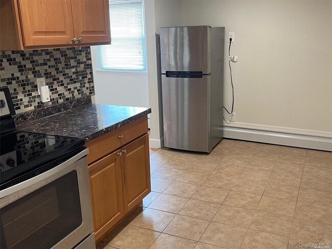 Building Photo - 109 E Main St