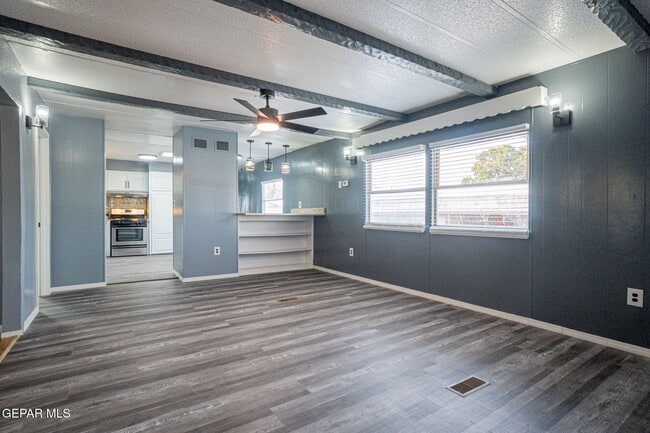 Building Photo - 228 Territory Dr