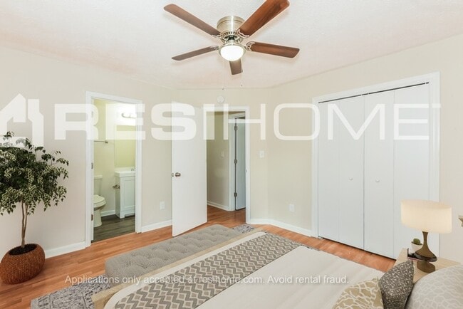 Building Photo - 623 Crestmont Ct