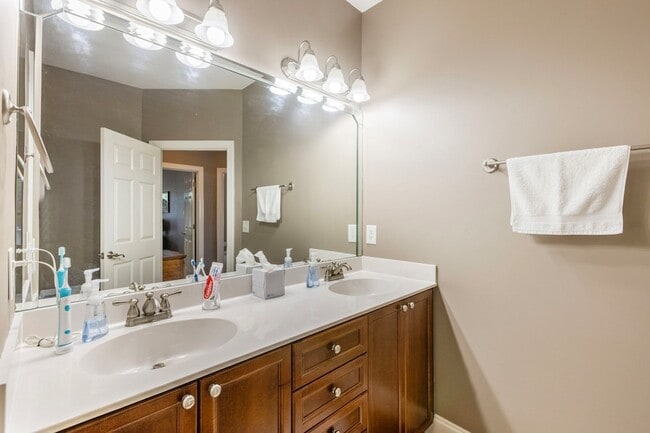 Building Photo - 1140 Frenchtown Ln