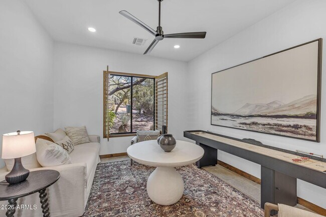 Building Photo - 3105 E Arroyo Hondo Rd